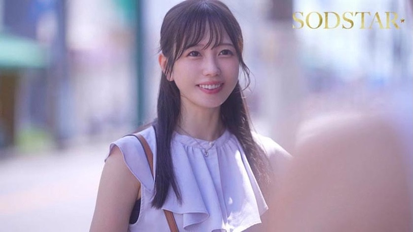 不当OL回到老家继承钱汤的「诱惑美乳正妹」，和青梅竹马发情到停不下来...